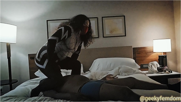 The Kinky Geek - Wrecked By Silk