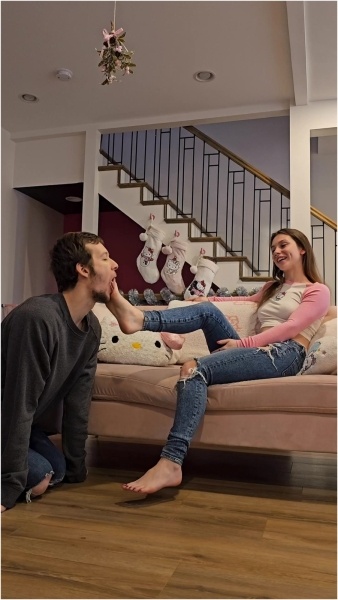 HoneyPotProductions - Mistletoes