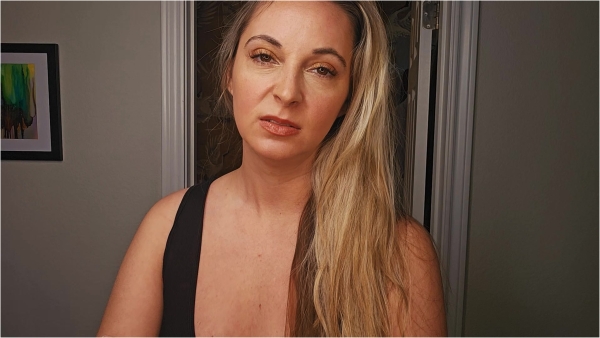 Allie Eve Knox - Unlovable