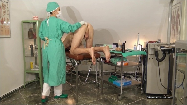 GloveMansion - Fetish Liza - Sadistic anal stretching at the clinic