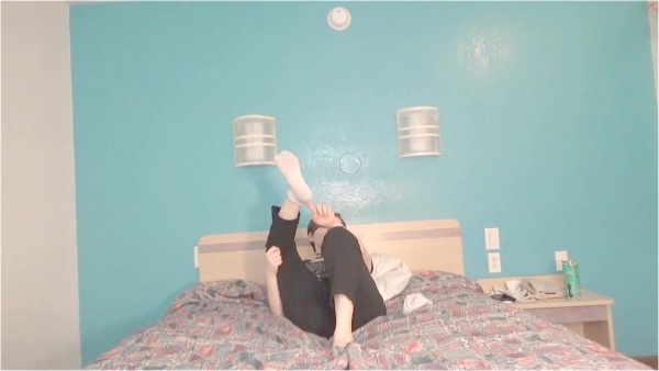 CurvyElvishGirl - shoe sock and foot worship dirty talk