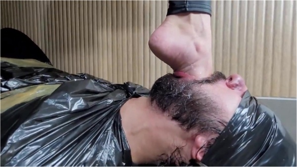 Fetish Factory Brazil Foot Fetish - The Furious Mysterious Woman Breaking Mauro's Trachea - By Mysterious Woman