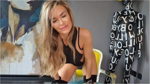 MissTiff - Worship the ground I walk on