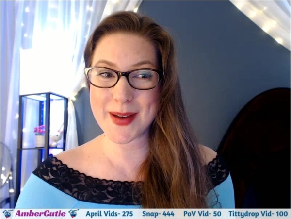 Amber Cutie - Stripping and Wiggles
