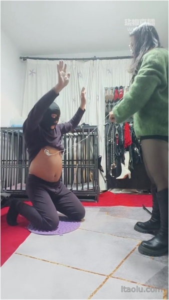 Taolusm  - Your Highness Rongmo - Is Kneeling On The Acupressure Mat