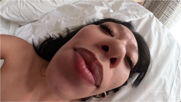 Bratty Foot Girls - Miss Mia Tiny The Next Morning