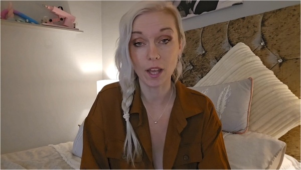 Lexi Snow - Aunt Sucks Your Cock As Payment