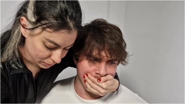 Liricaa Lamat - Speakuss - Gets A Full Laundry Gag