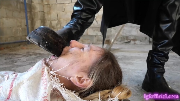 Licking Girls Feet - Victoria you're My Thing And you'll Crawl At My Feet Hd