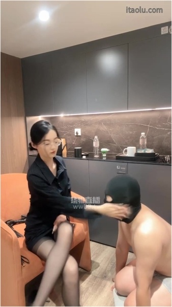 Taolusm - Asian Goddess Wanfeng S - Golden Whip Slap To The Chest