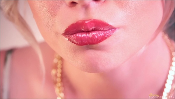 Goddess Blonde Kitty - Beta Bank Manager