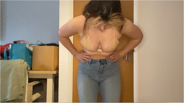 Delilah Jynx - Let me in I'm going to wet myself