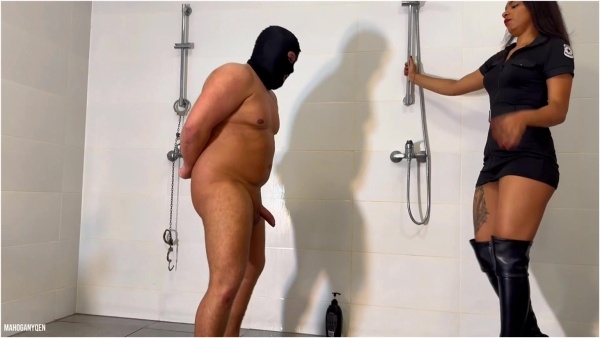 MahoganyQen - Breaking Balls Hard Ballbusting From Ebony Guard