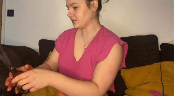 Delilah Jynx - My clothes fit poorly let me destroy them