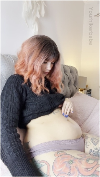 Yourhikerbabe - Alien In Tummy Causes Climax With Bellybutton Fingering