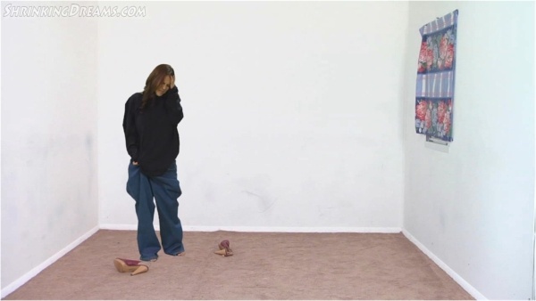 Gtszone  - Cali Logan - Cali Is Feeling Smaller