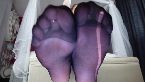 MissesDiscreets - A layered nylon dangling tease