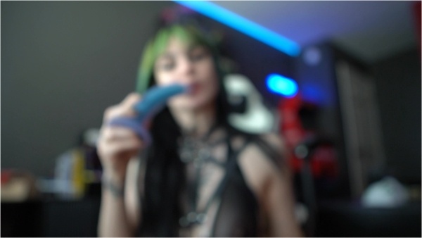 Prettyinpunk92 - Your Little Dick Doesn't Even Deserve My Drool