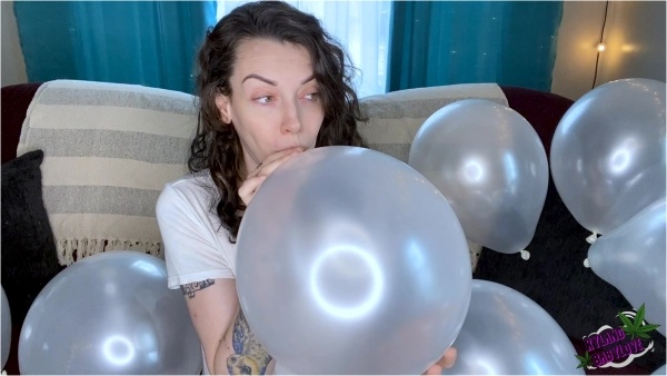 Ryland BabyLove - inflating balloons