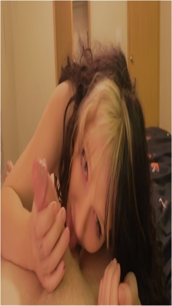 RavenSkye - Alt Girl Sucks Dick
