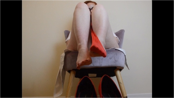 Rita Peach - Vintage Redhead DrNurse Foot Worship