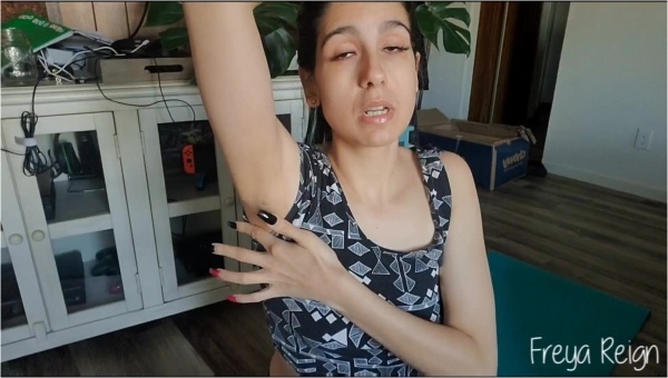 Freya Reign - Yoga GF Teases You W Her Sweaty Armpits
