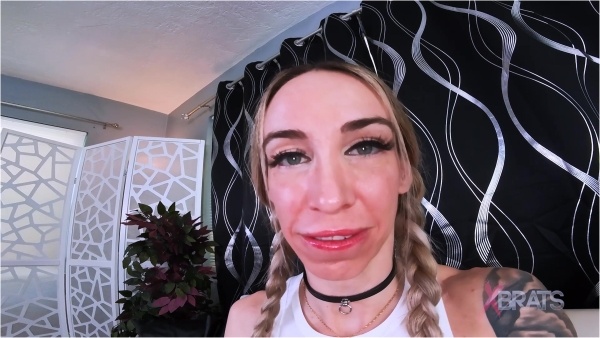 Bratty Foot Girls - Mars Solo Dinner Time