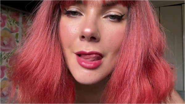 YourHikerBabe - Tricked Into Eating Male Chocolate