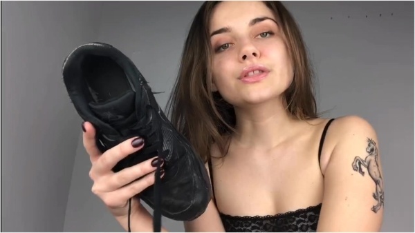 Mistress Revenge - Totale salope pour mes Nike