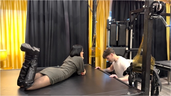 Jolie Berrie - Arm Wrestling Bet 4K