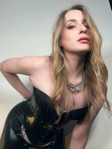 Godscarlette aka 𝙇𝙚𝙨𝙗𝙞𝙖𝙣 𝙂𝙤𝙙 𝙎𝙘𝙖𝙧𝙡𝙚𝙩𝙩𝙚 - OnlyFans Pack - 462 Clips, 830 Photos Pack