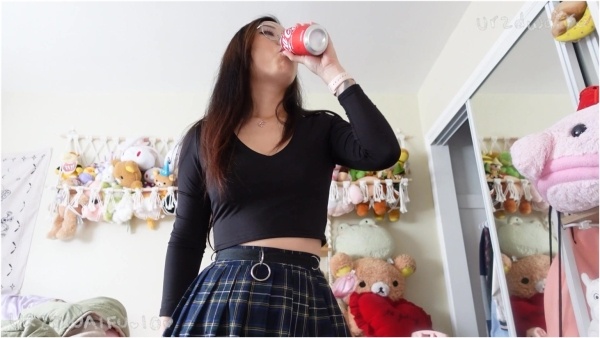 ur2dwaifu - Giantess Vores You - Gassy