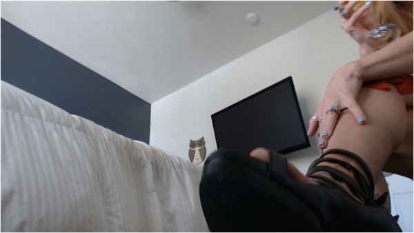 PetiteBlondeMILF - Mugged by Missy