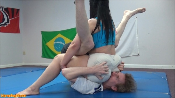 Grappling Girls In Action - Ggcurvy238