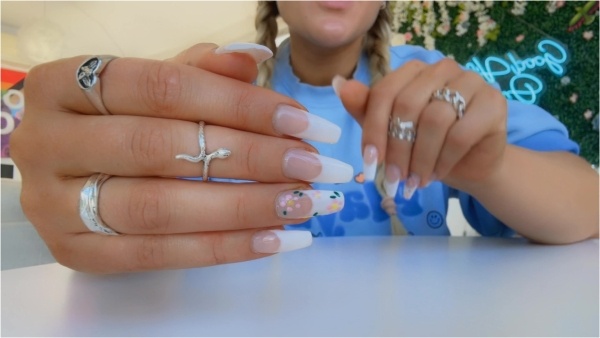 MistressMolly77 - Mistress Molly's Nails Worship and Tapping