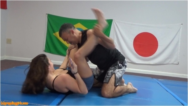 Grappling Girls In Action - Ggdistractedwrestling