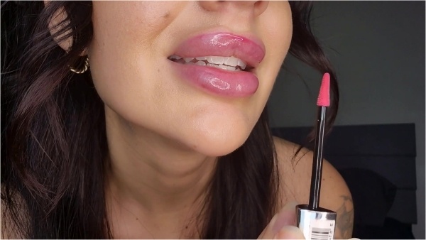 Tattooed Temptress - FREE SFW Applying My Lip Gloss