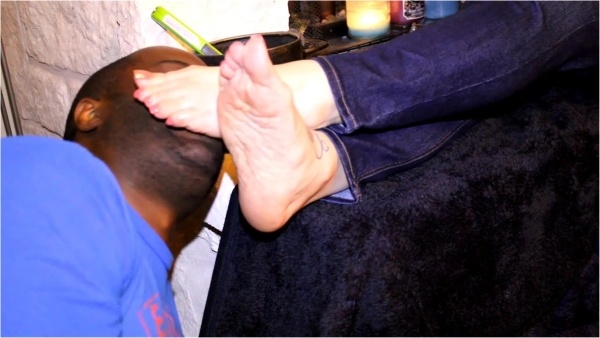 Phoenix Stacy  - Foot Worship Session With Soles Scream