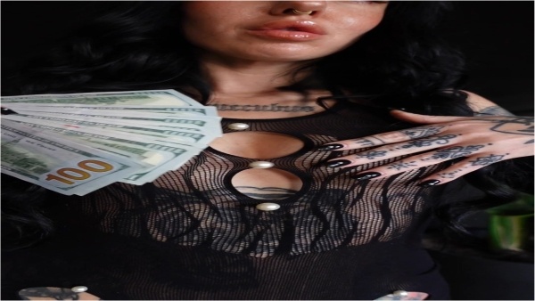Scarlett Cummings - My Money