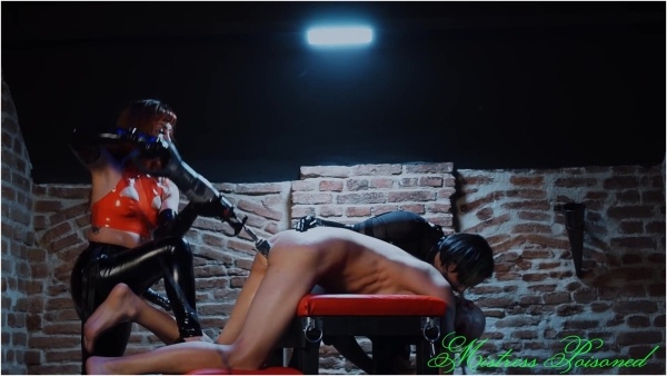 Mistress Poisoned - 2 DOMMES 1 SLAVE
