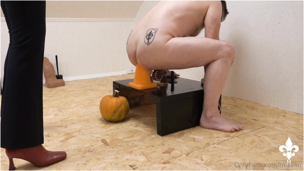 Bdsm couple - Femdom Anal Training!