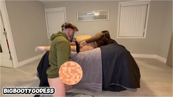 Bigb00tygodess - GAS MASK FART SLAVE