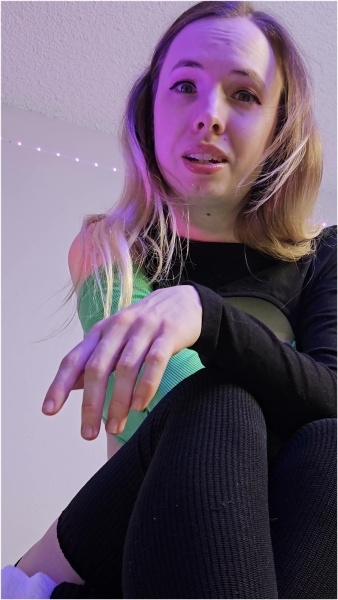 GoddessKayQueen - CEO Giantess Shrinks You Down