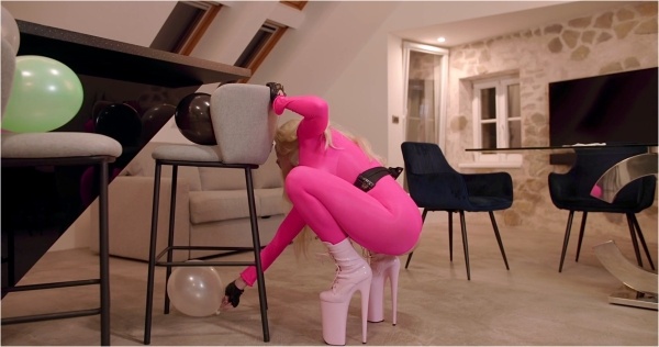 God Slavena - Looner Girl Asmr Jumping Naked In Shiny Spandex On Balloons Satisfying Cracks Pops