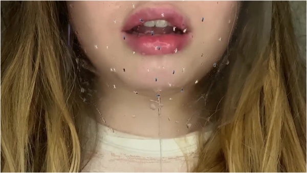 Shye White - Burping Goddess Spits & Licks Tinies