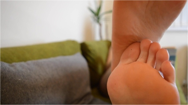 Rita Peach - Pinup Heel and Foot Worship