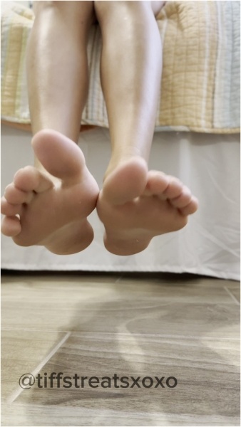 tiffstreatsxoxo - Worship my feet ass and pussy