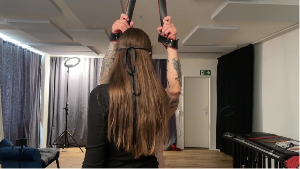 Lady Luna - I Punish My Slave