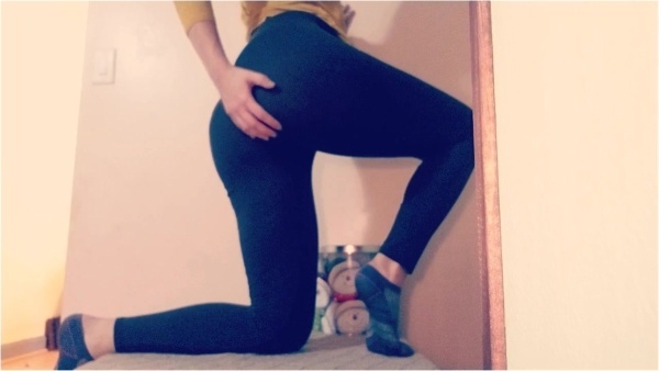 Fiearah - Thicc Brat Teases You Into Buying More