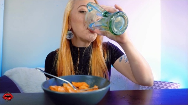 evelynrougeXXX - Dominatrix Food Porn and Lip Fetish Health Prevention Class